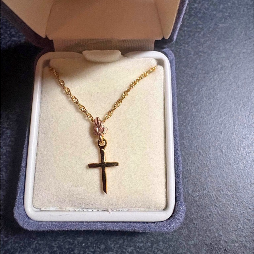 10k pendent Gold Cross Necklace